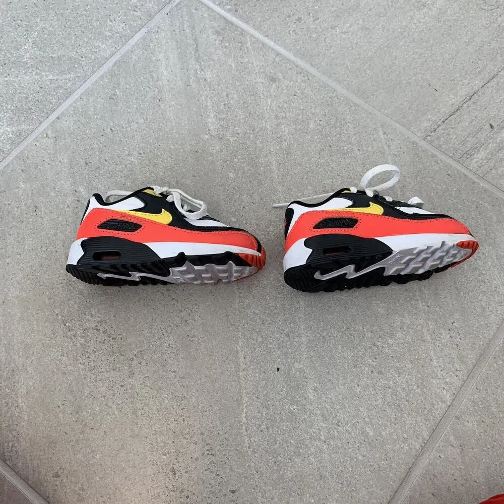 Nike excellent gently